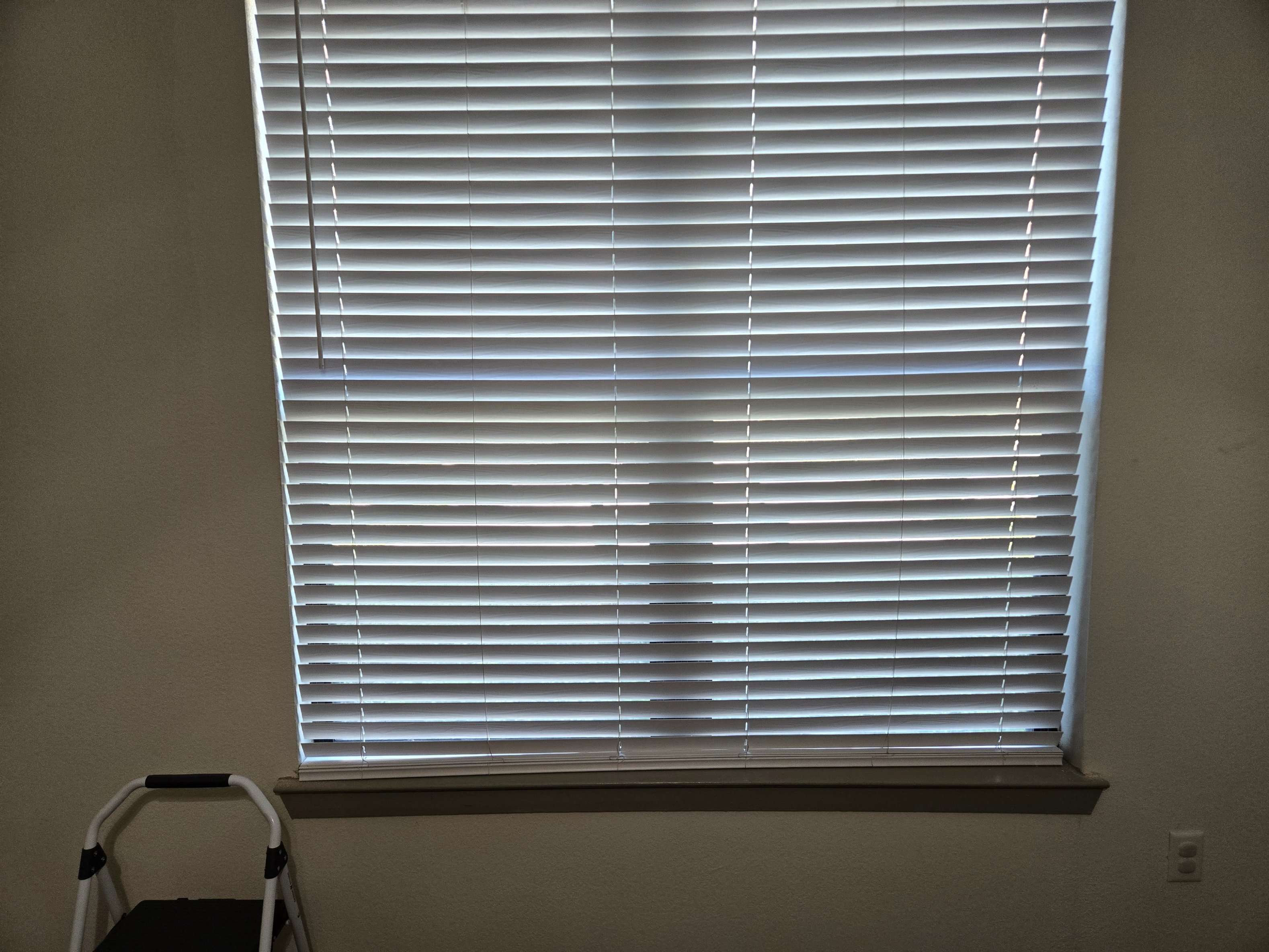 Faux Wood Blinds installation by Mount & Fix in a DFW home