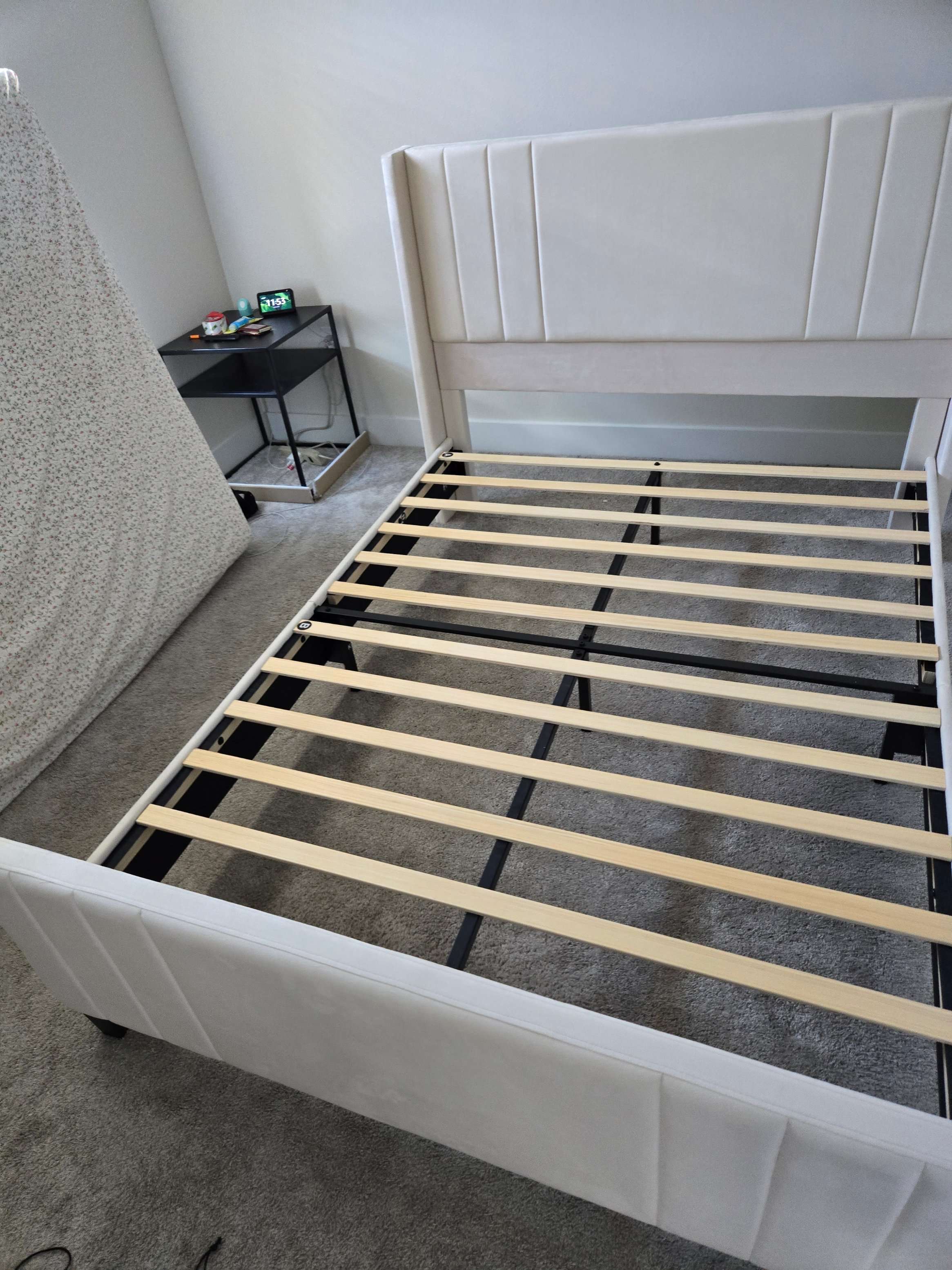 Assembling the slats for a sturdy platform bed by Mount & Fix Dallas