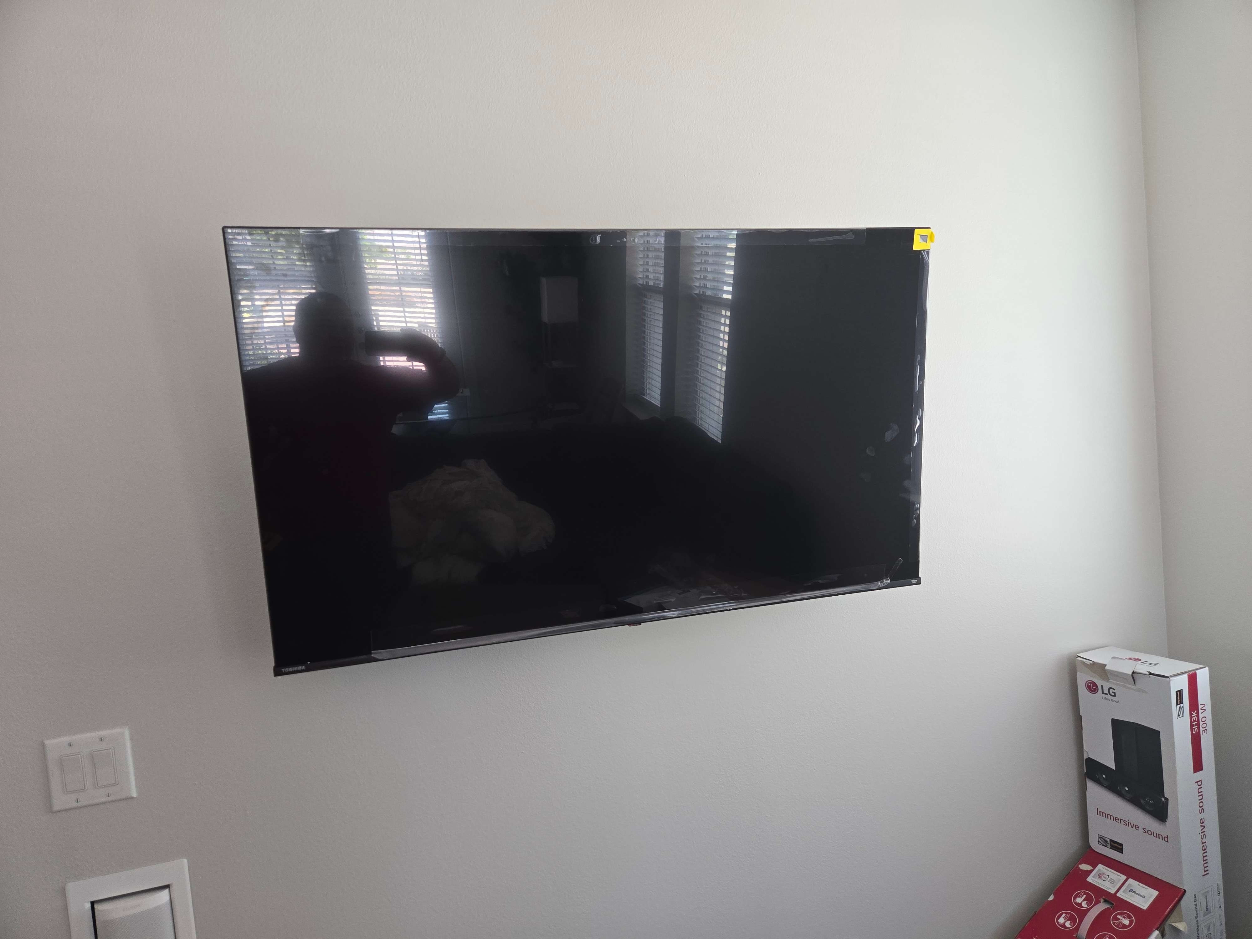 Samsung TV expertly wall-mounted by Mount & Fix, DFW TV mounting service