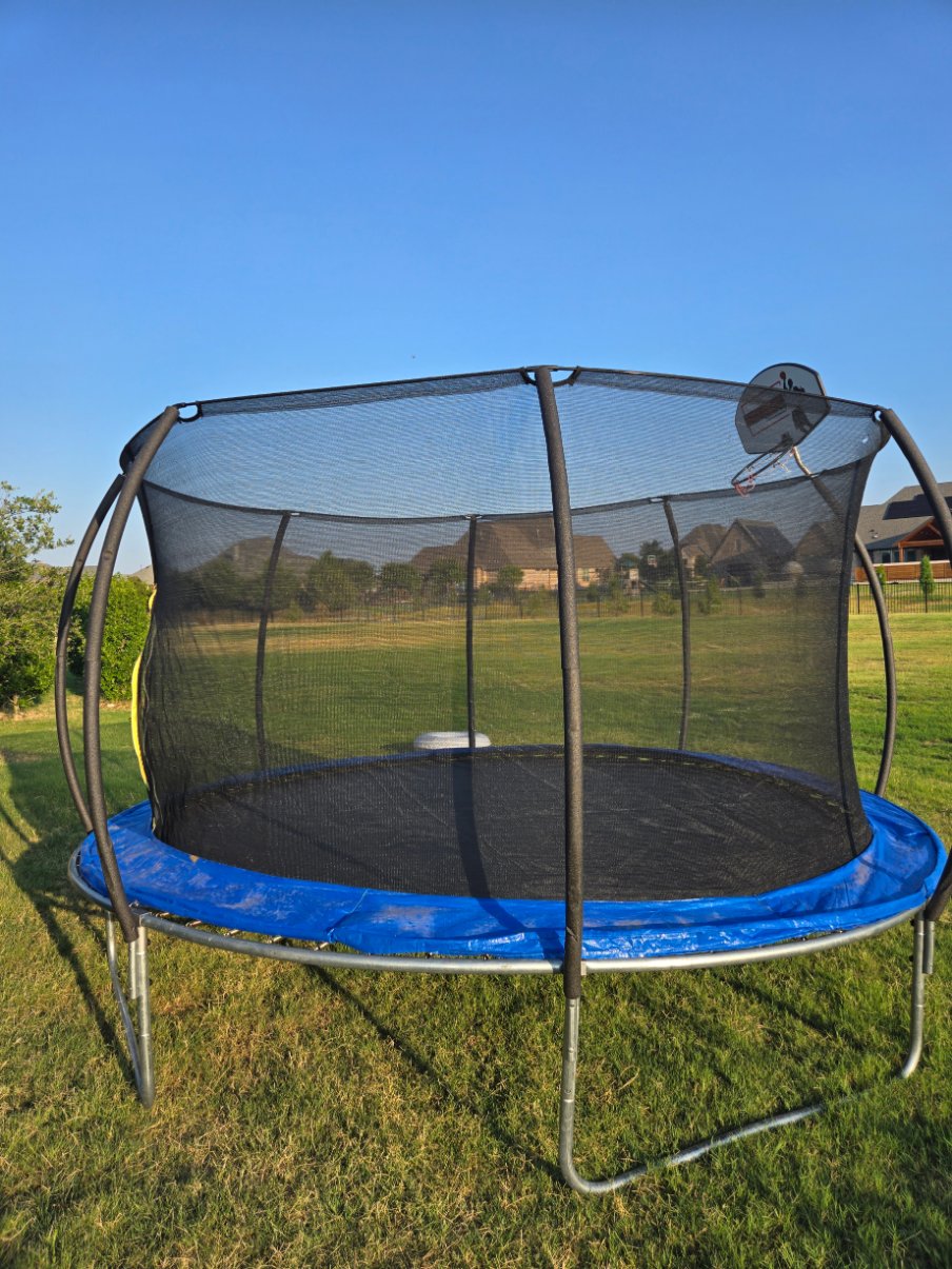 Safe and professional trampoline assembly service by Mount & Fix in DFW